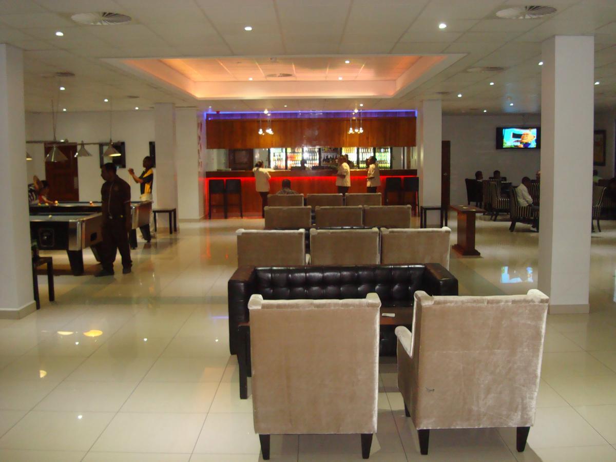 Paddy'S Hotel & Apartments Порт-Морсби Экстерьер фото