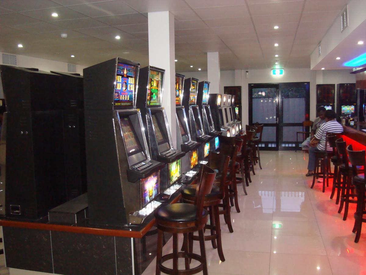 Paddy'S Hotel & Apartments Порт-Морсби Экстерьер фото